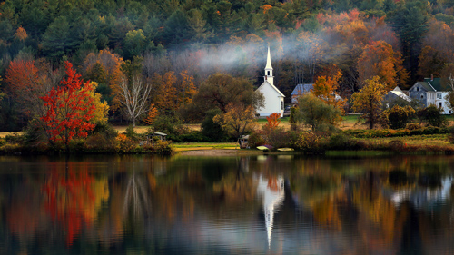 Kirche in Eaton im Herbst, New Hampshire - (Foto: © Libby Zhang/500px Royalty Free)