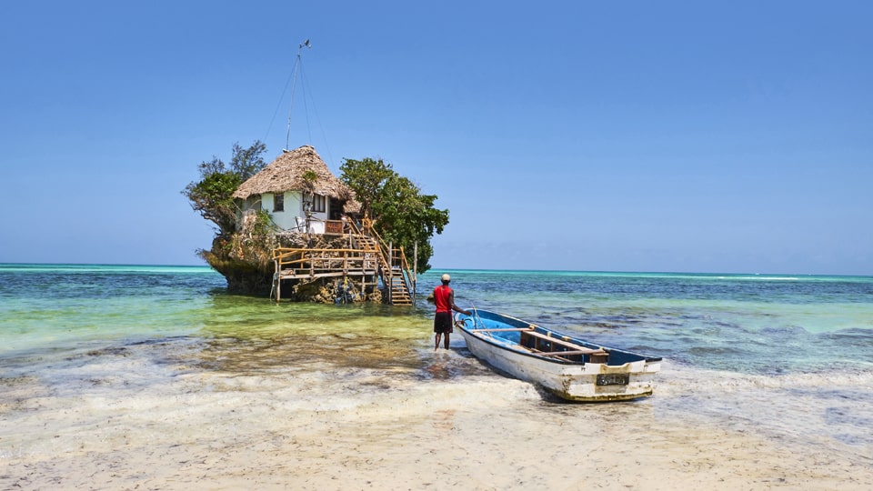 Die Insel, die auch eine Bar ist, ©Philippe Michel/Age Fotostock